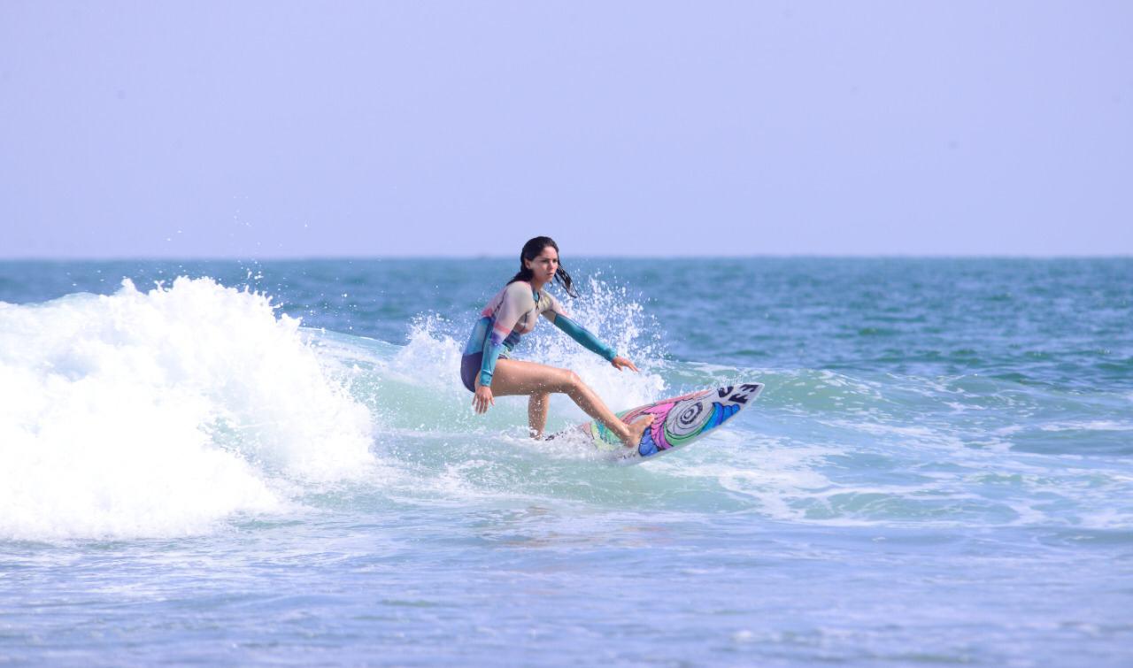 CLASES DE SURF EN MANCORA 